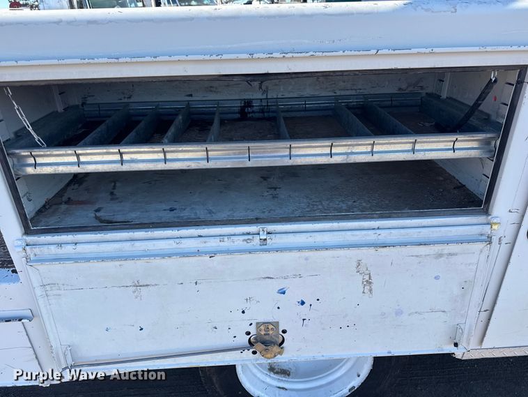 image for item EG2058 2003 Chevrolet W5500 utility / service truck