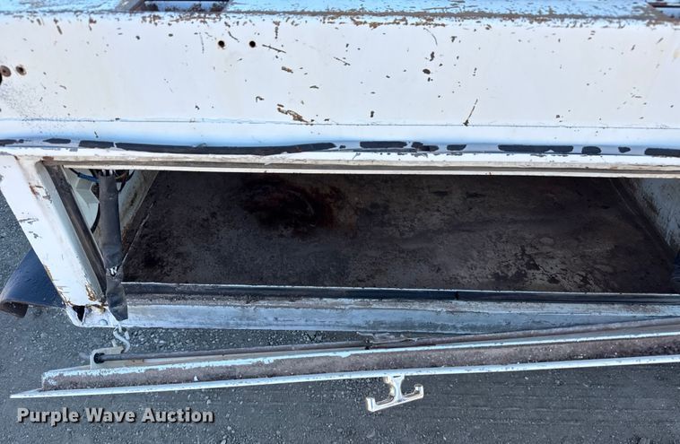 image for item EG2058 2003 Chevrolet W5500 utility / service truck