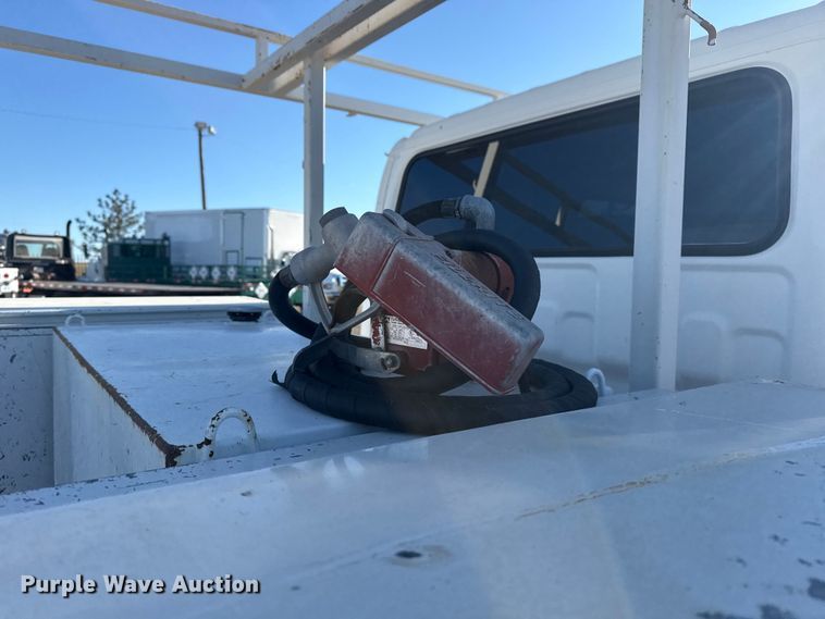 image for item EG2058 2003 Chevrolet W5500 utility / service truck