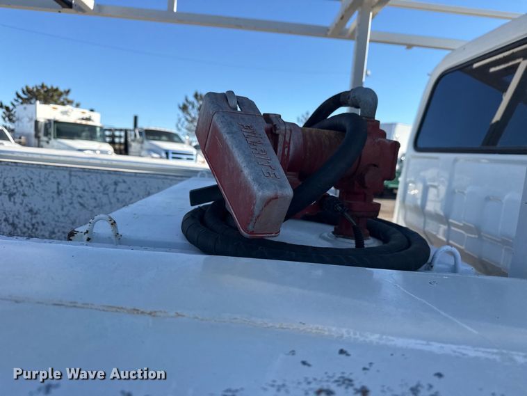 image for item EG2058 2003 Chevrolet W5500 utility / service truck