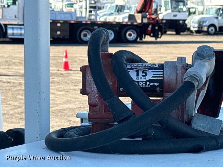 image for item EG2058 2003 Chevrolet W5500 utility / service truck