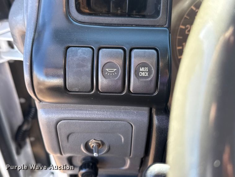 image for item EG2058 2003 Chevrolet W5500 utility / service truck