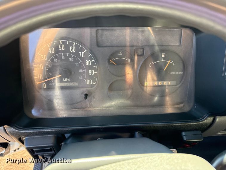 image for item EG2058 2003 Chevrolet W5500 utility / service truck