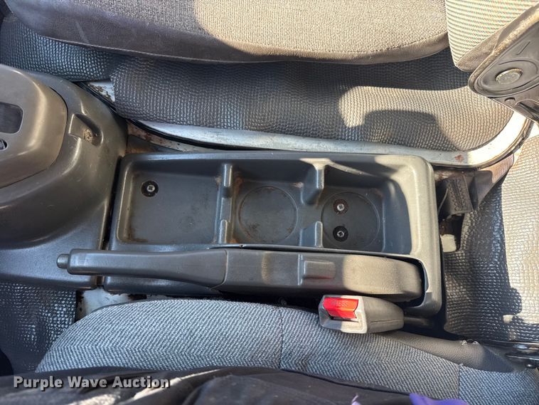 image for item EG2058 2003 Chevrolet W5500 utility / service truck