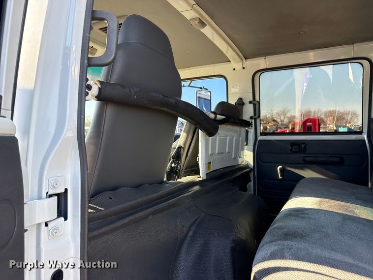 image for item EG2058 2003 Chevrolet W5500 utility / service truck