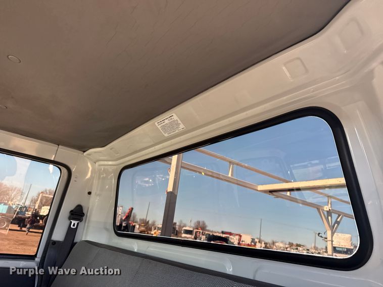 image for item EG2058 2003 Chevrolet W5500 utility / service truck