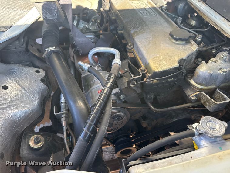 image for item EG2058 2003 Chevrolet W5500 utility / service truck