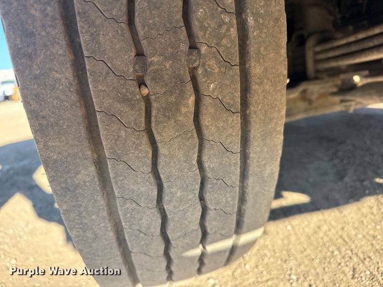 image for item EG2058 2003 Chevrolet W5500 utility / service truck