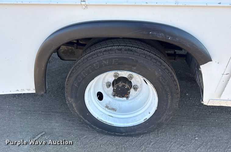 image for item EG2058 2003 Chevrolet W5500 utility / service truck