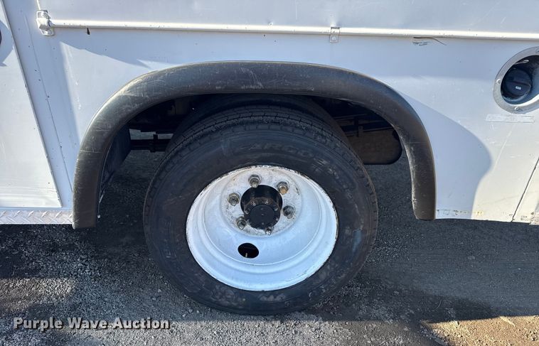 image for item EG2058 2003 Chevrolet W5500 utility / service truck