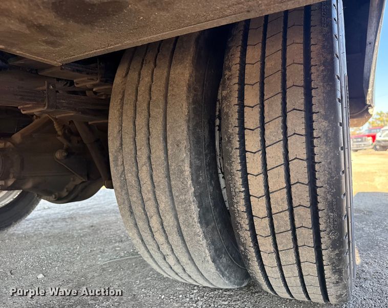 image for item EG2058 2003 Chevrolet W5500 utility / service truck