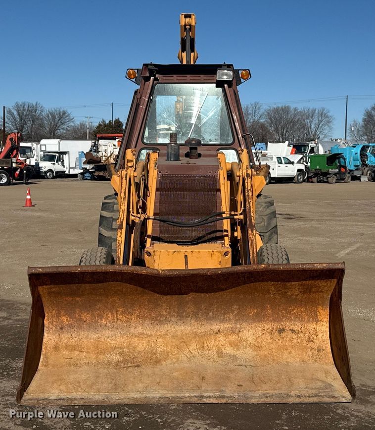 image for item EG2063 1985 Case 580E backhoe