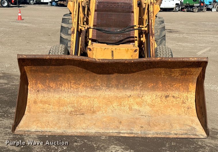 image for item EG2063 1985 Case 580E backhoe