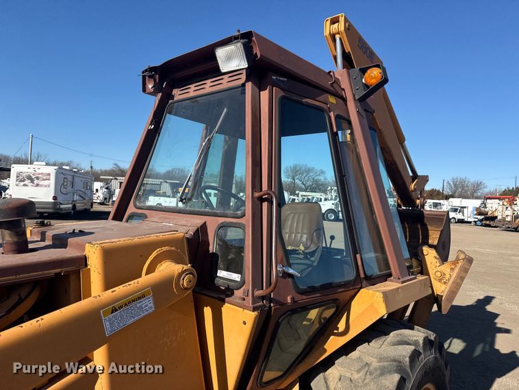 image for item EG2063 1985 Case 580E backhoe