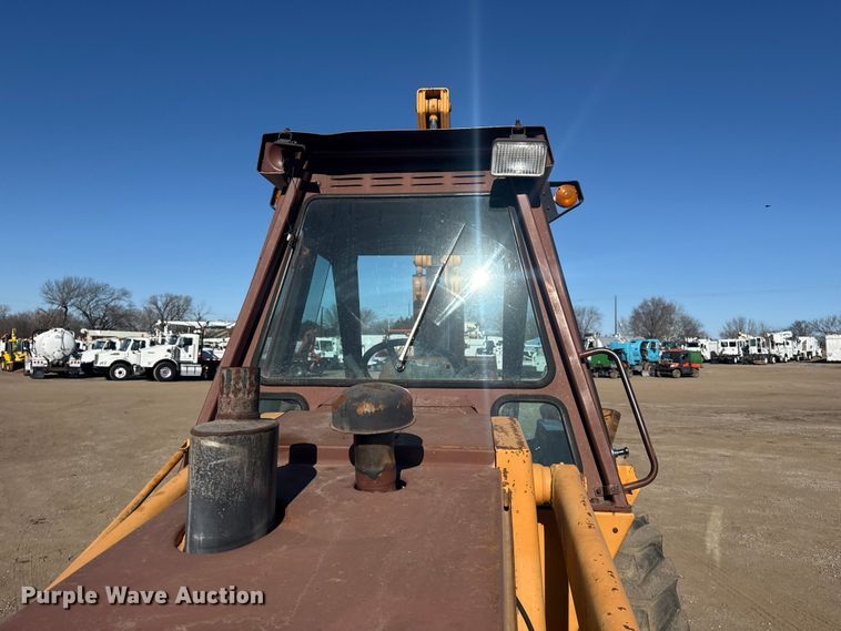 image for item EG2063 1985 Case 580E backhoe