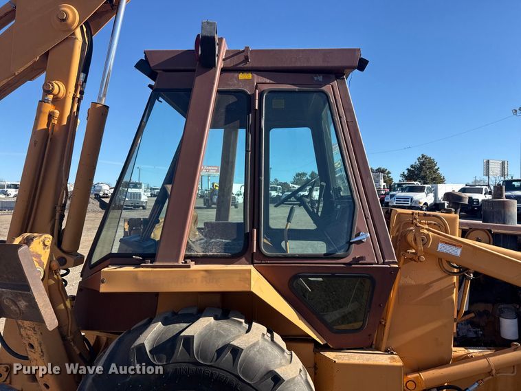image for item EG2063 1985 Case 580E backhoe