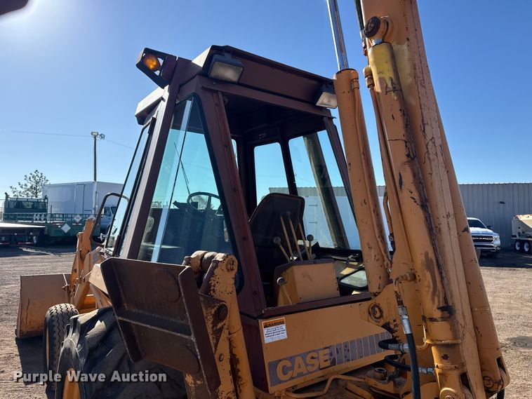 image for item EG2063 1985 Case 580E backhoe