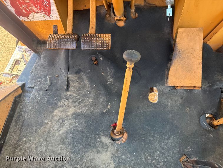 image for item EG2063 1985 Case 580E backhoe