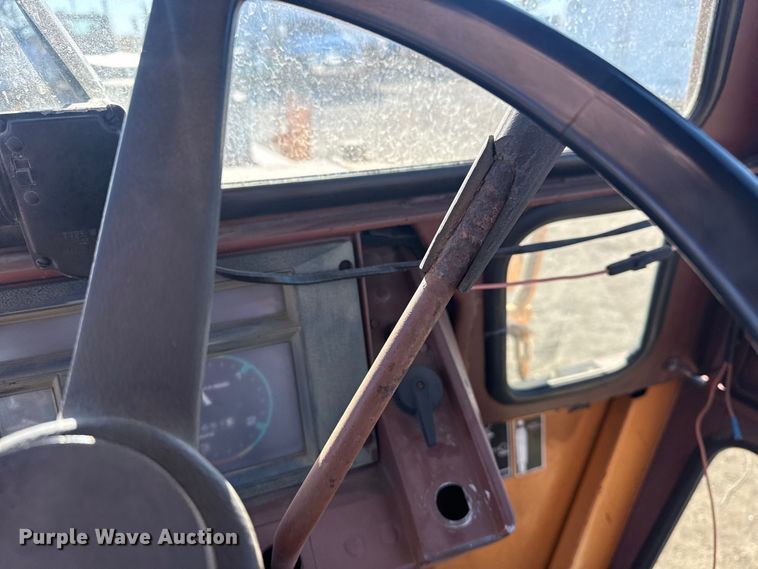 image for item EG2063 1985 Case 580E backhoe