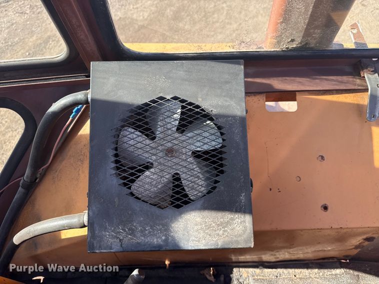 image for item EG2063 1985 Case 580E backhoe