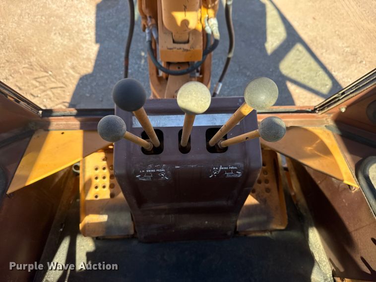 image for item EG2063 1985 Case 580E backhoe