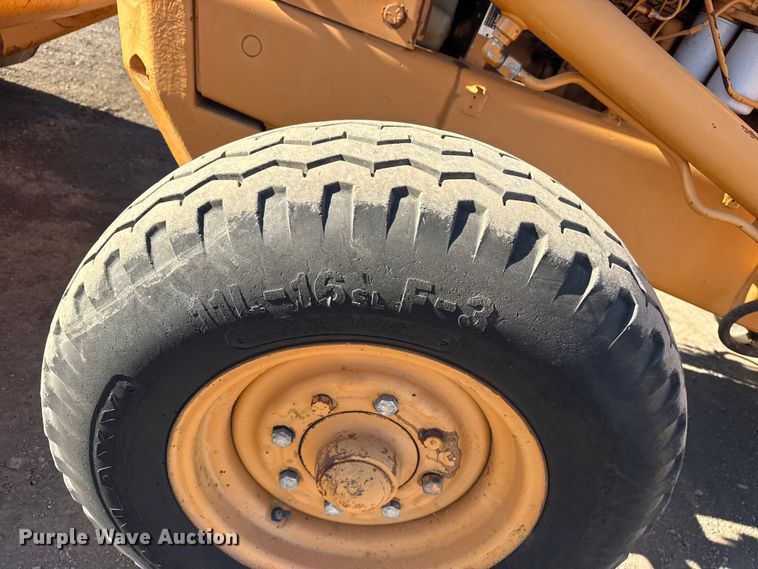 image for item EG2063 1985 Case 580E backhoe