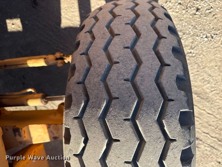 image for item EG2063 1985 Case 580E backhoe