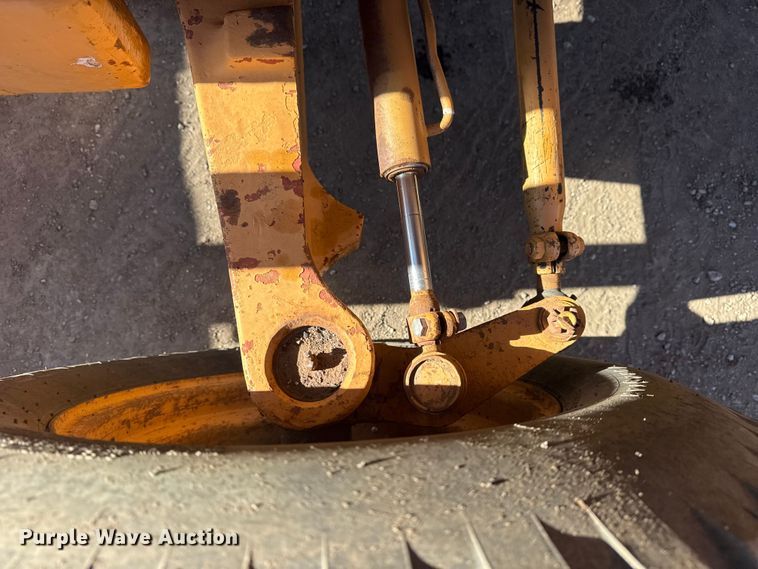 image for item EG2063 1985 Case 580E backhoe