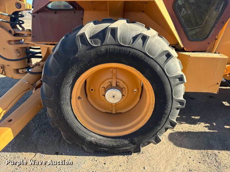 image for item EG2063 1985 Case 580E backhoe