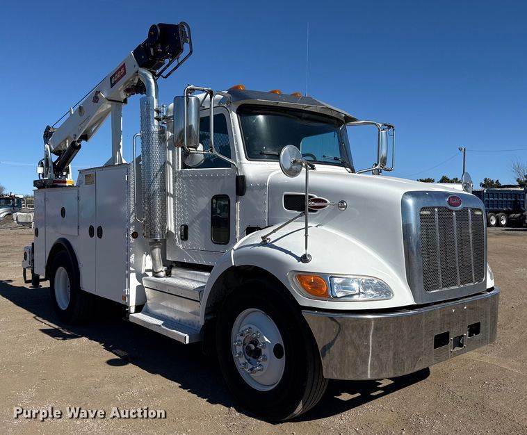 image for item EG2065 2019 Peterbilt 337 utility / service truck