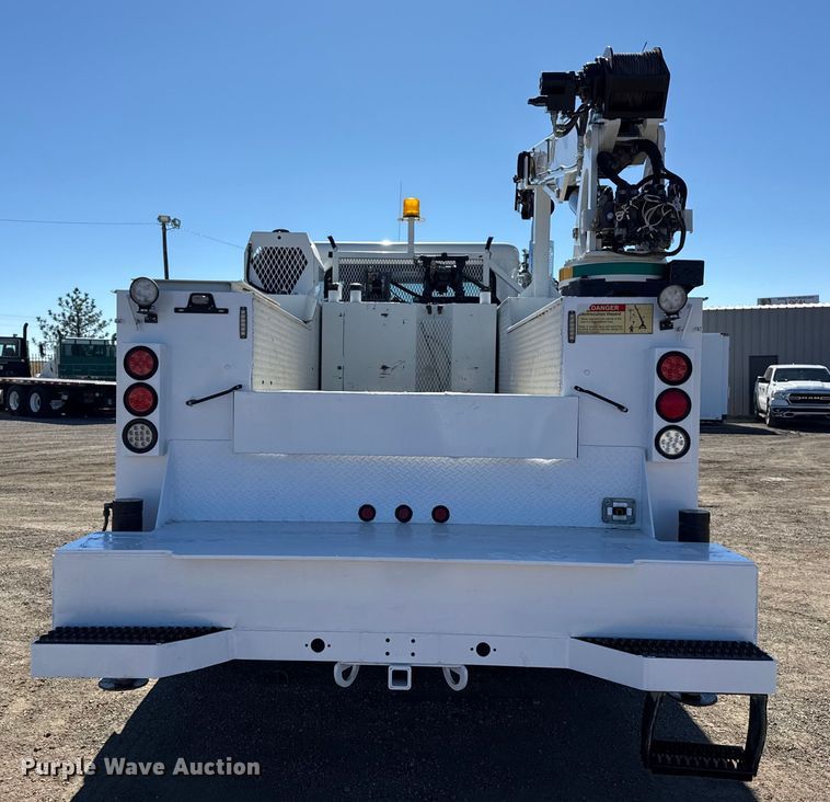 image for item EG2065 2019 Peterbilt 337 utility / service truck