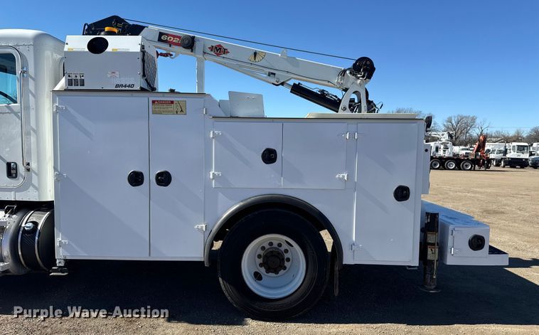 image for item EG2065 2019 Peterbilt 337 utility / service truck