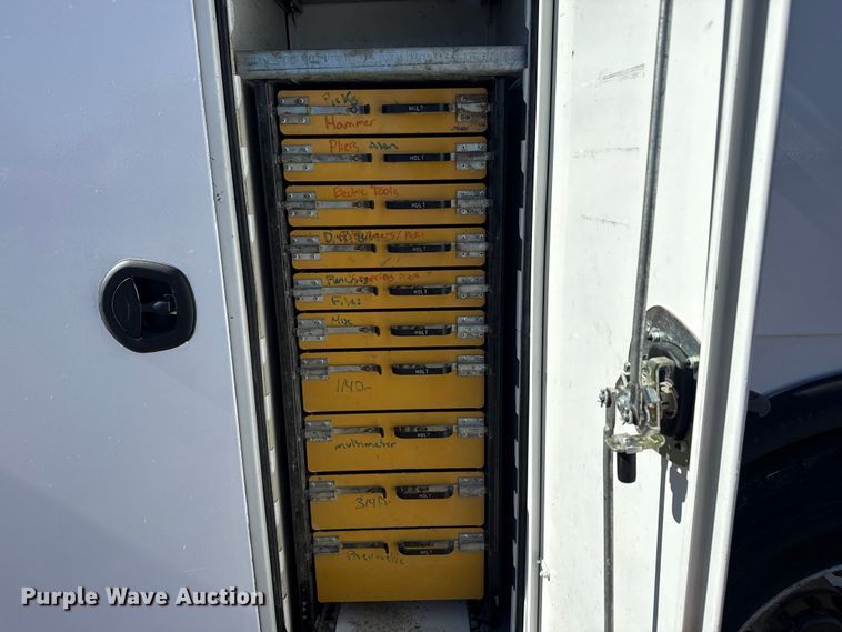 image for item EG2065 2019 Peterbilt 337 utility / service truck