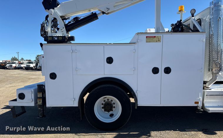 image for item EG2065 2019 Peterbilt 337 utility / service truck