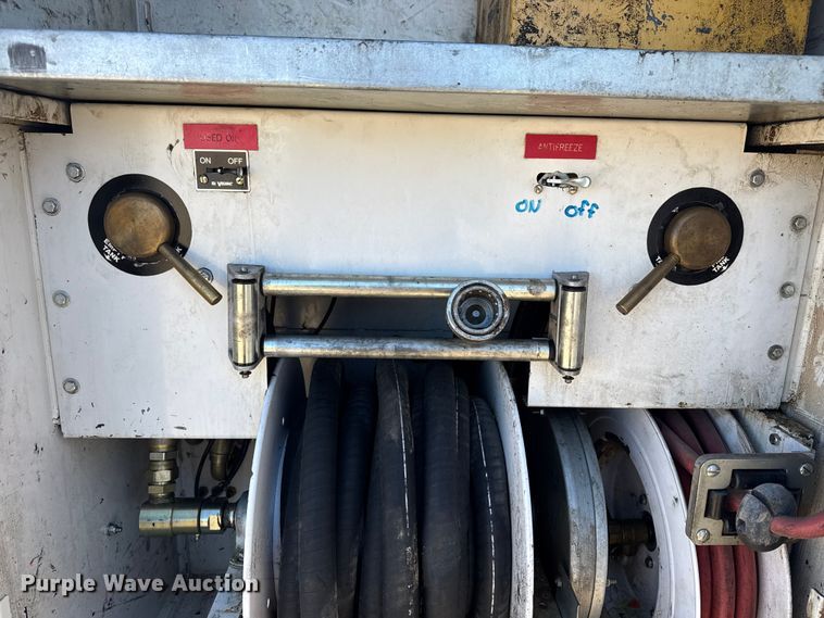 image for item EG2065 2019 Peterbilt 337 utility / service truck