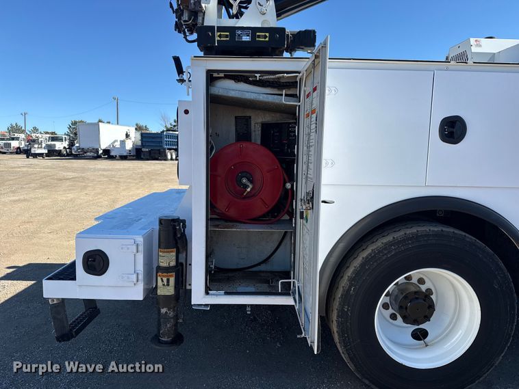 image for item EG2065 2019 Peterbilt 337 utility / service truck