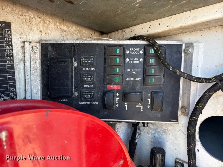 image for item EG2065 2019 Peterbilt 337 utility / service truck