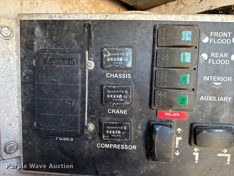 image for item EG2065 2019 Peterbilt 337 utility / service truck