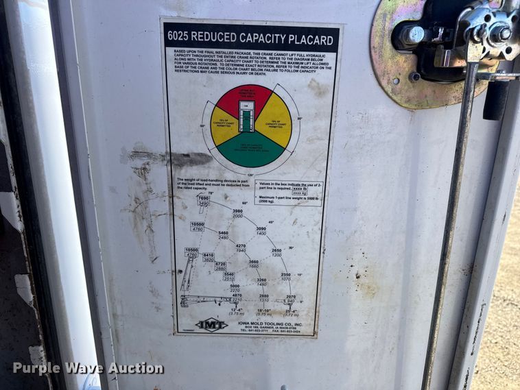 image for item EG2065 2019 Peterbilt 337 utility / service truck