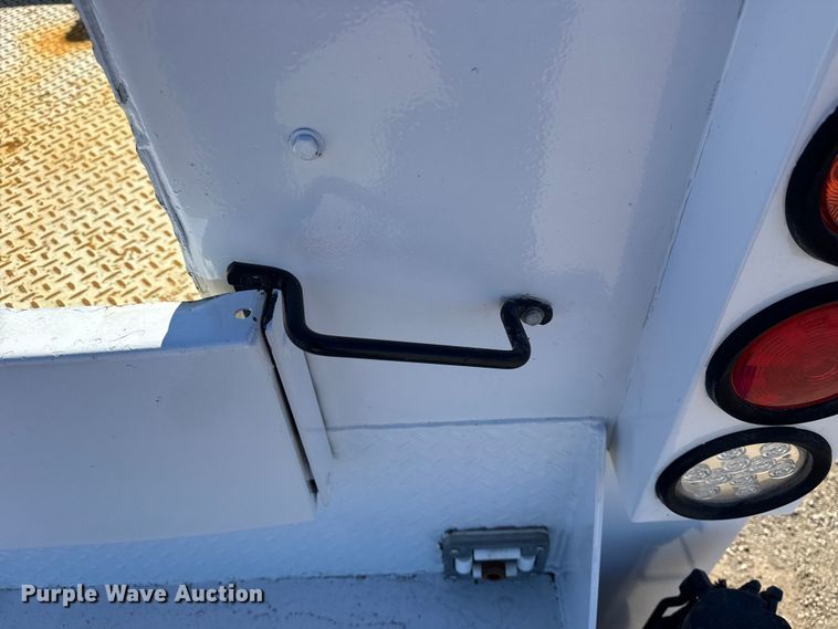 image for item EG2065 2019 Peterbilt 337 utility / service truck