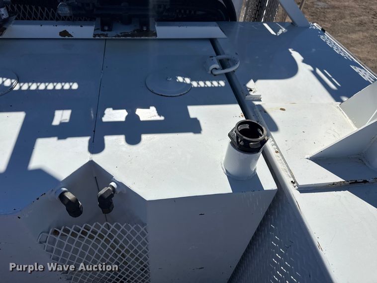 image for item EG2065 2019 Peterbilt 337 utility / service truck