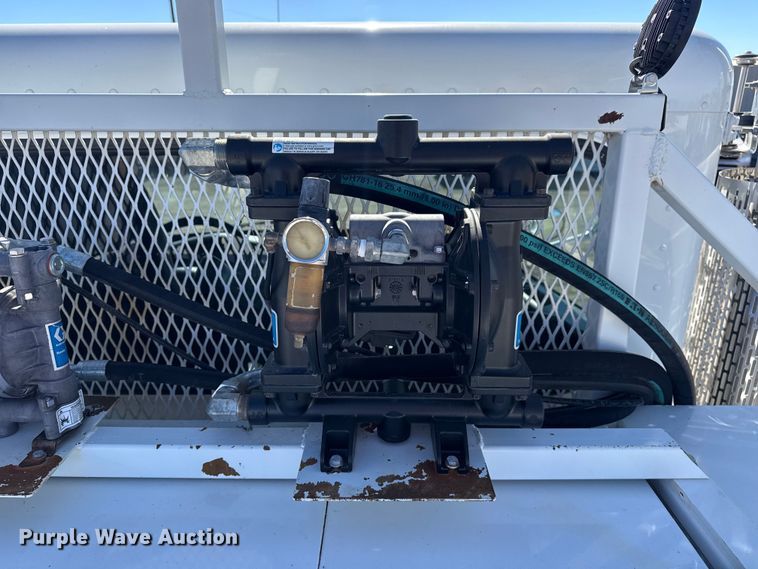 image for item EG2065 2019 Peterbilt 337 utility / service truck