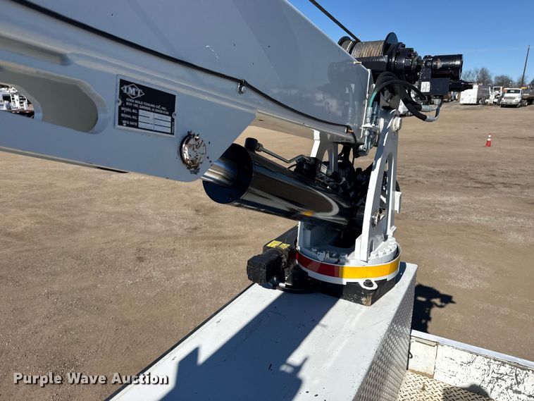 image for item EG2065 2019 Peterbilt 337 utility / service truck