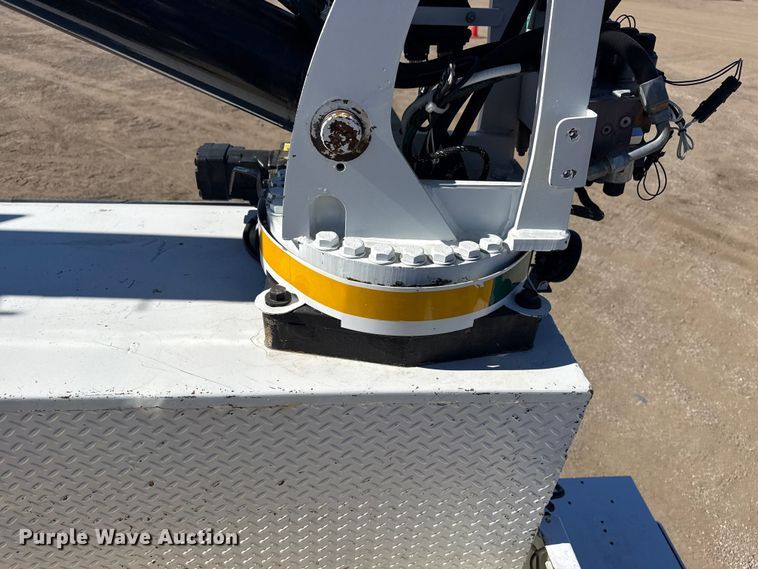 image for item EG2065 2019 Peterbilt 337 utility / service truck