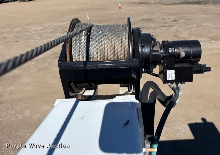 image for item EG2065 2019 Peterbilt 337 utility / service truck