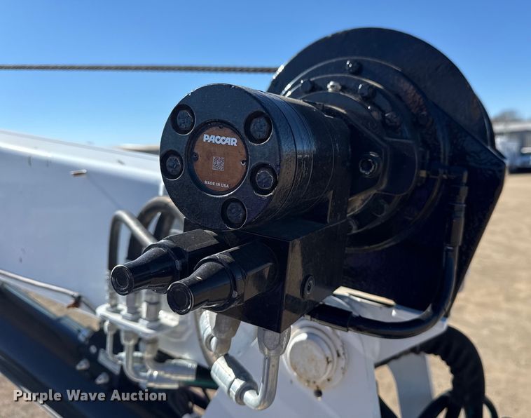 image for item EG2065 2019 Peterbilt 337 utility / service truck