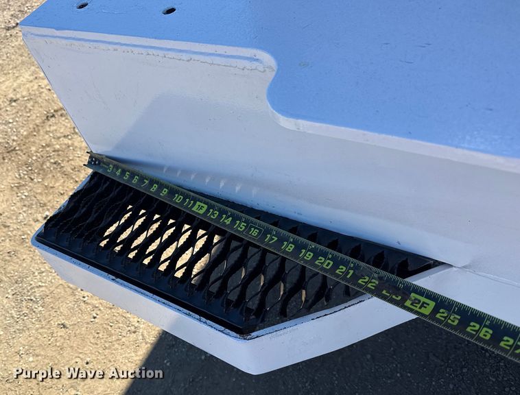 image for item EG2065 2019 Peterbilt 337 utility / service truck