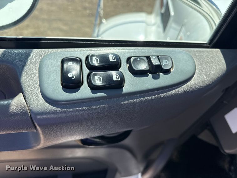 image for item EG2065 2019 Peterbilt 337 utility / service truck