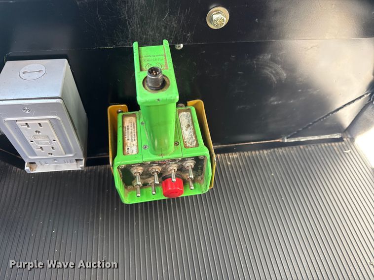 image for item EG2065 2019 Peterbilt 337 utility / service truck