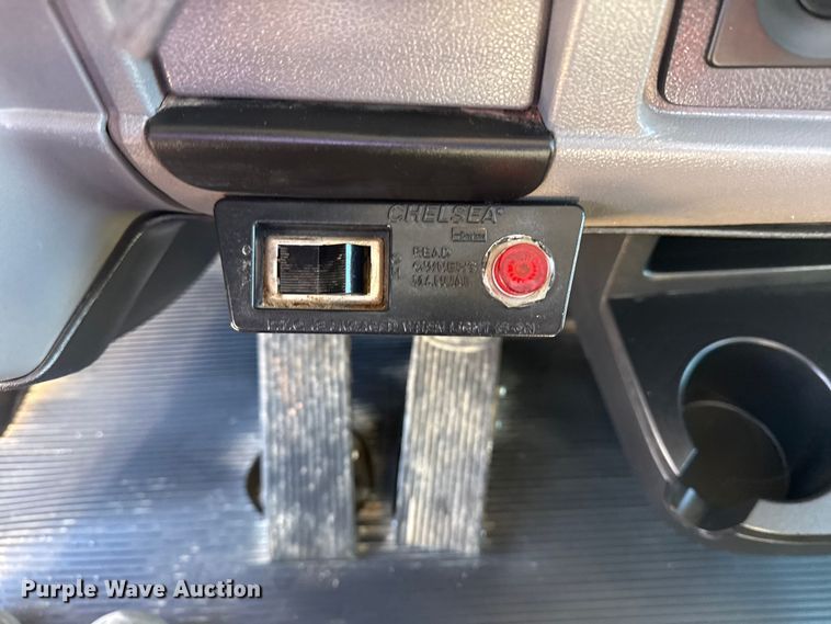 image for item EG2065 2019 Peterbilt 337 utility / service truck